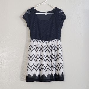 Medium Lily Star black & white dress